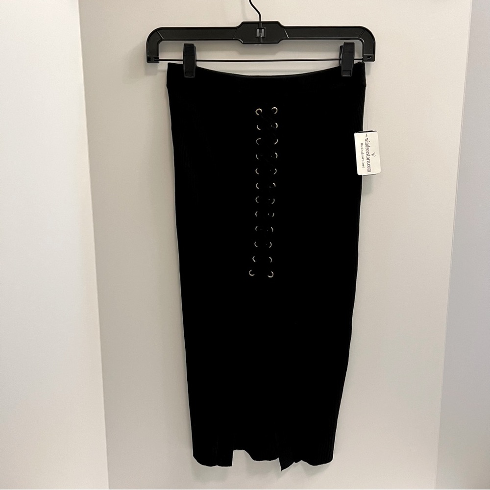 NWT WINDSOR Midi Lace Up Slit Pencil Skirt-Black